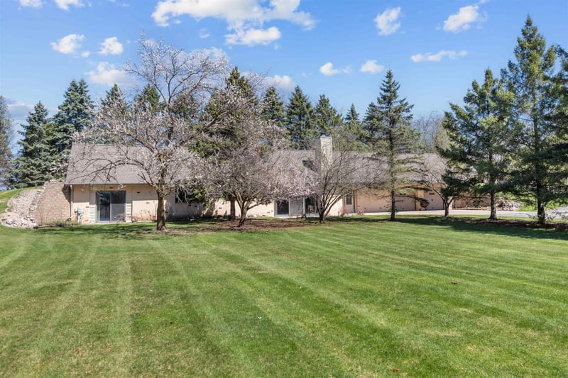 10 Kurt Ave, Appleton, WI 54913