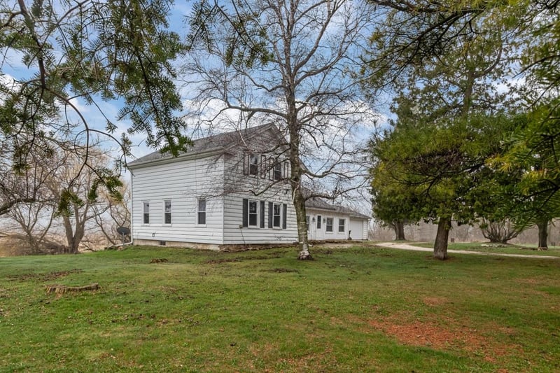W907 Foundry Rd, New Holstein, WI 53061-9767