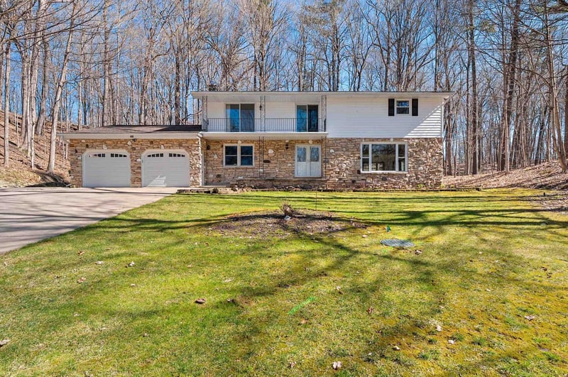 383 Swiss Hill Dr, Green Bay, WI 54302-4324