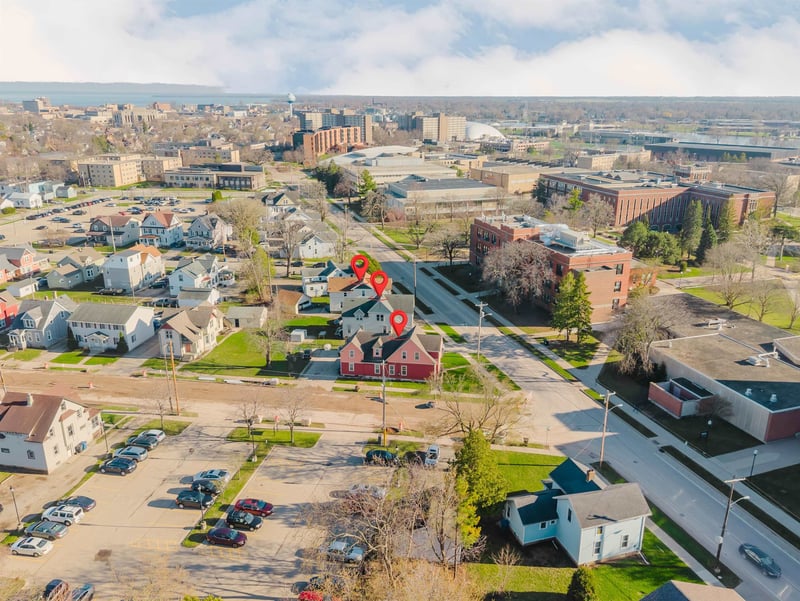 846 Elmwood Ave, Oshkosh, WI 54901-3535