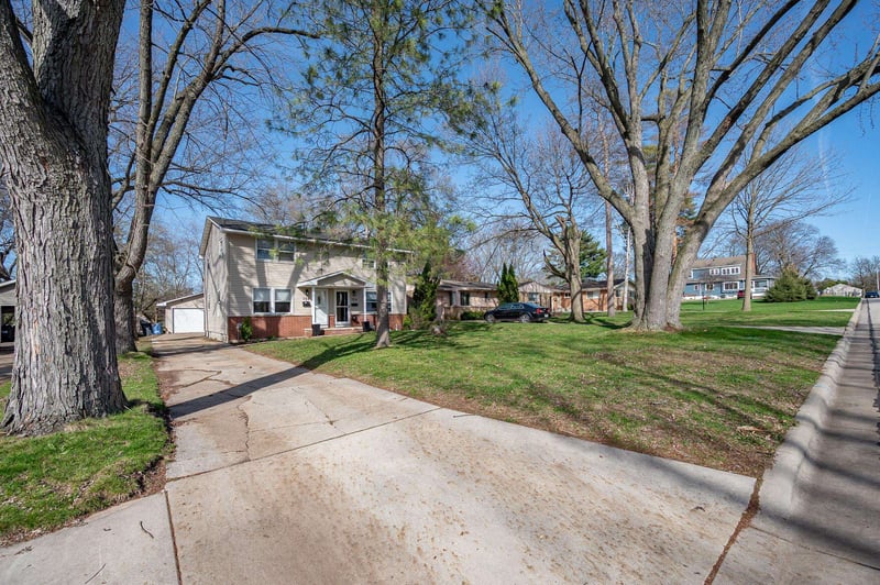 154 Bryan St, Green Bay, WI 54301