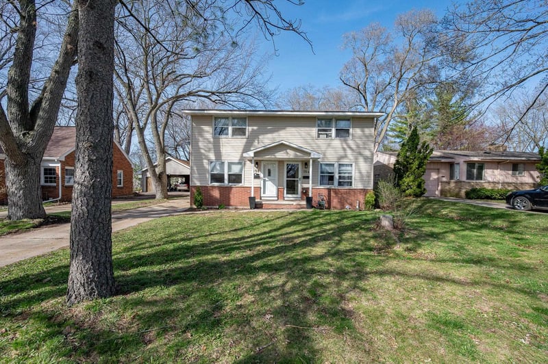 154 Bryan St, Green Bay, WI 54301