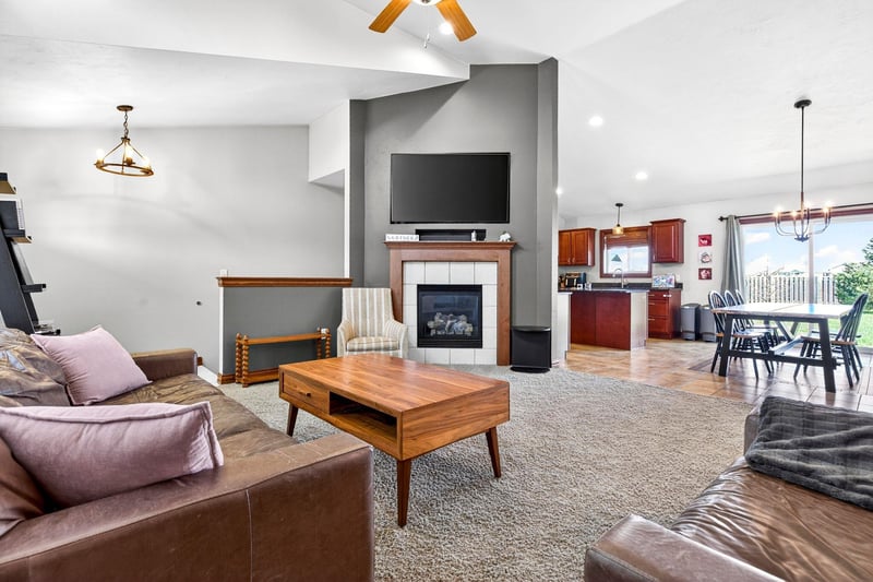 4102 Braeburn Dr, Appleton, WI 54913