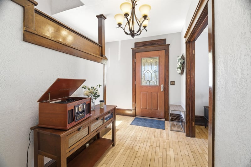 1404 Superior St, Appleton, WI 54911