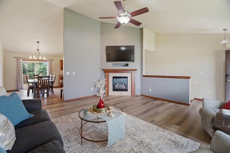 N2369 Holy Hill Dr, Greenville, WI 54942