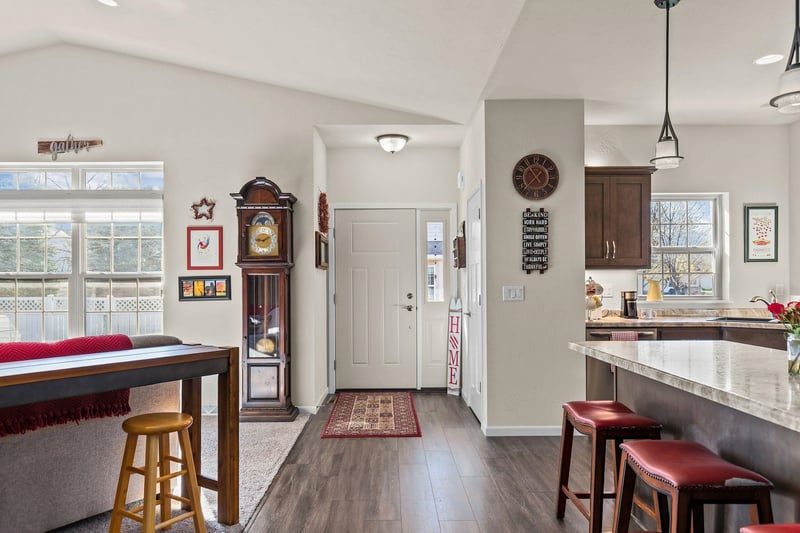 1210 Cameron Cir, Neenah, WI 54956-9808
