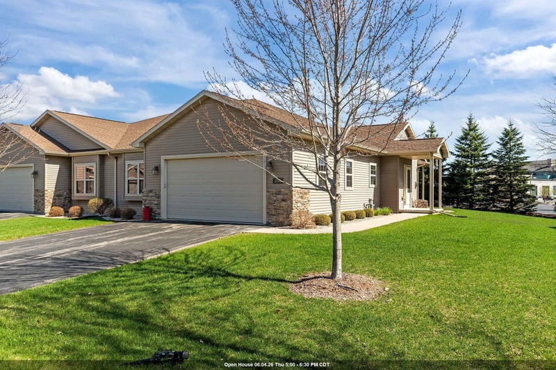 1210 Cameron Cir, Neenah, WI 54956-9808