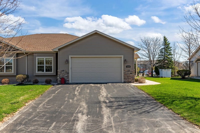 1210 Cameron Cir, Neenah, WI 54956-9808