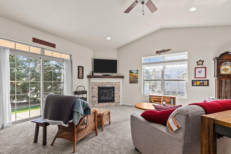 1210 Cameron Cir, Neenah, WI 54956-9808