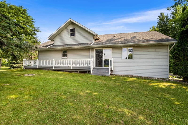 W4344 State Hwy 114, Hilbert, WI 54129-9218