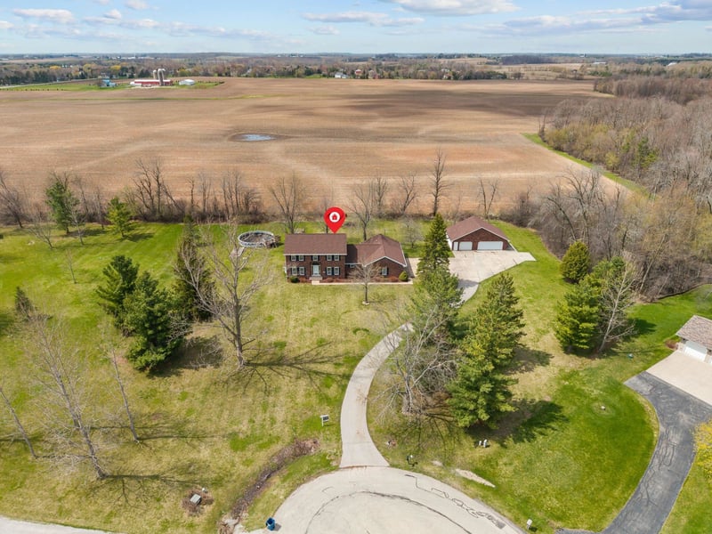 W7378 Trillium Ct, Greenville, WI 54942