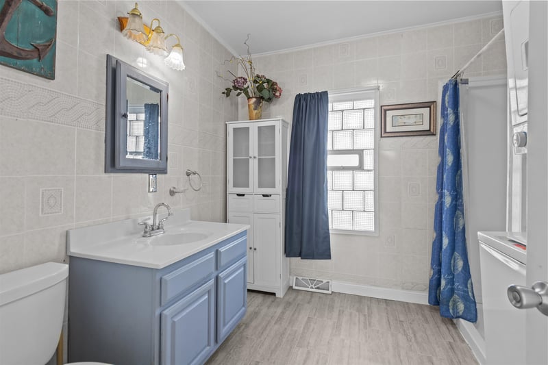 120 Allen Ave, Oshkosh, WI 54901-1952