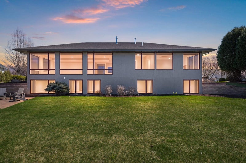 2405 Crown Pointe Blvd, Suamico, WI 54173