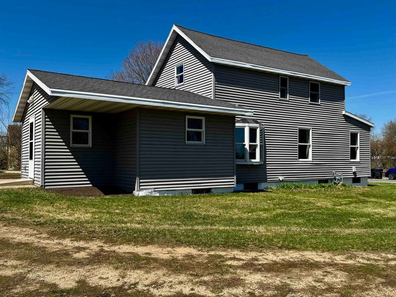 930 Randall St, Shawano, WI 54166-9999