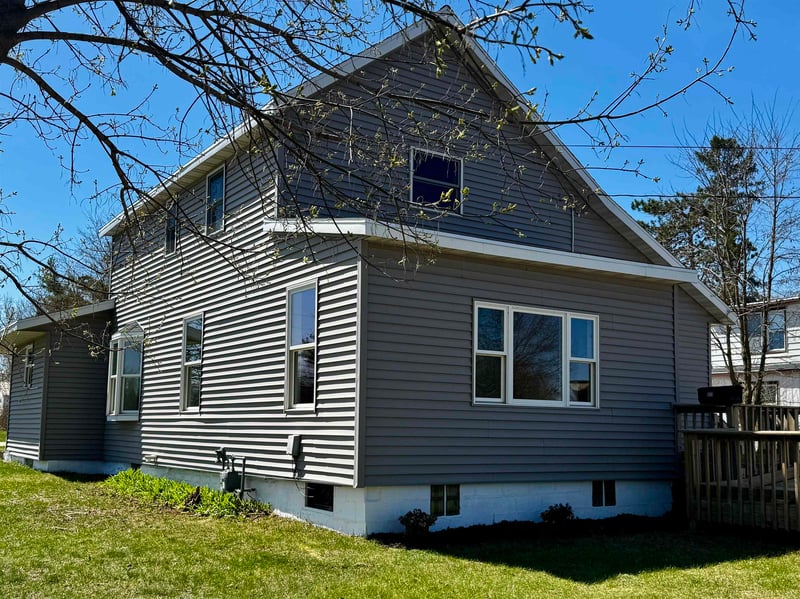930 Randall St, Shawano, WI 54166-9999