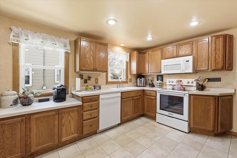 914 Neville Ave, Green Bay, WI 54303-4016