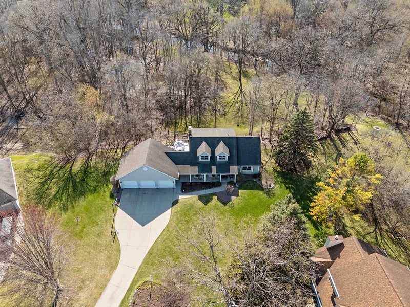 1171 Thunderbyrd Ct, Green Bay, WI 54313