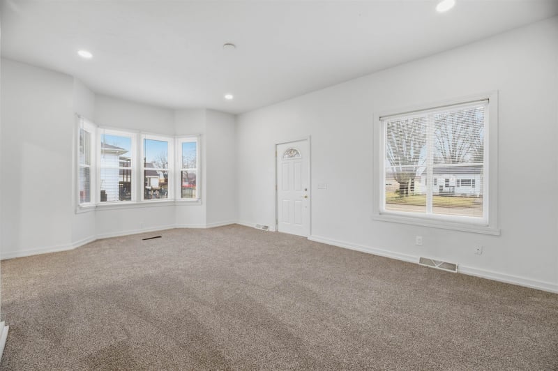 206 Wright Ave, Neenah, WI 54956