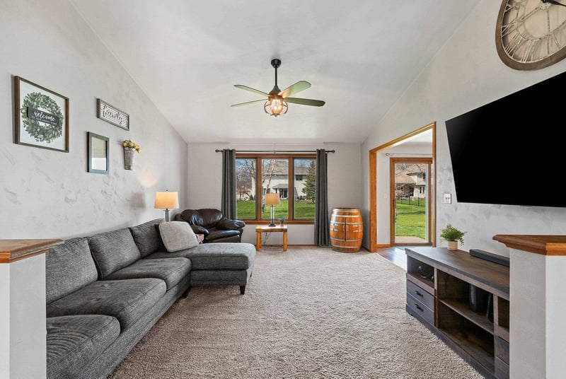 2621 Greenbrier Rd, Green Bay, WI 54311