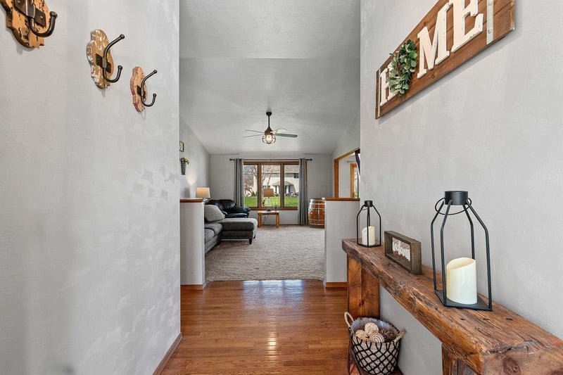 2621 Greenbrier Rd, Green Bay, WI 54311