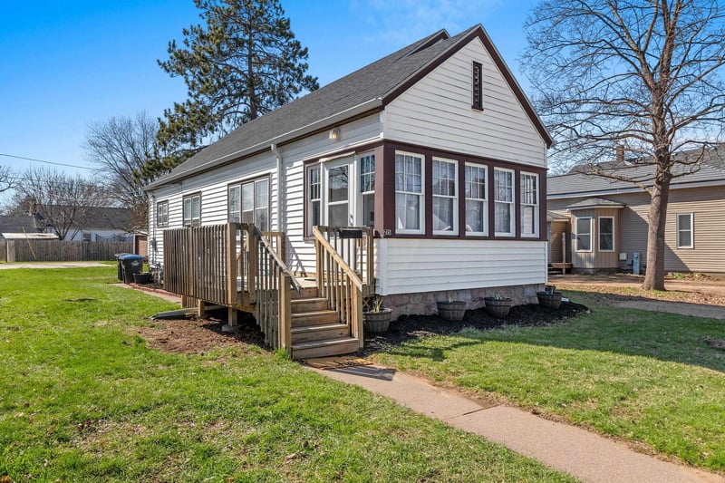 215 Union St, Shawano, WI 54166