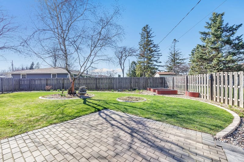 916 Chantel St, Green Bay, WI 54304