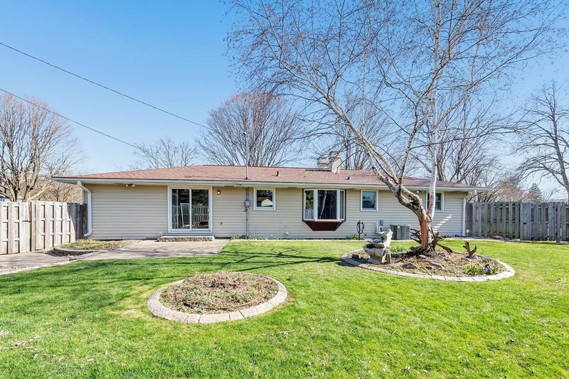 916 Chantel St, Green Bay, WI 54304