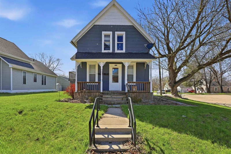 1201 Crooks Ave, Kaukauna, WI 54130-1084