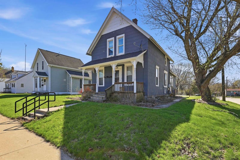 1201 Crooks Ave, Kaukauna, WI 54130-1084