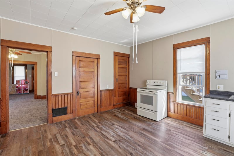 1201 Crooks Ave, Kaukauna, WI 54130-1084