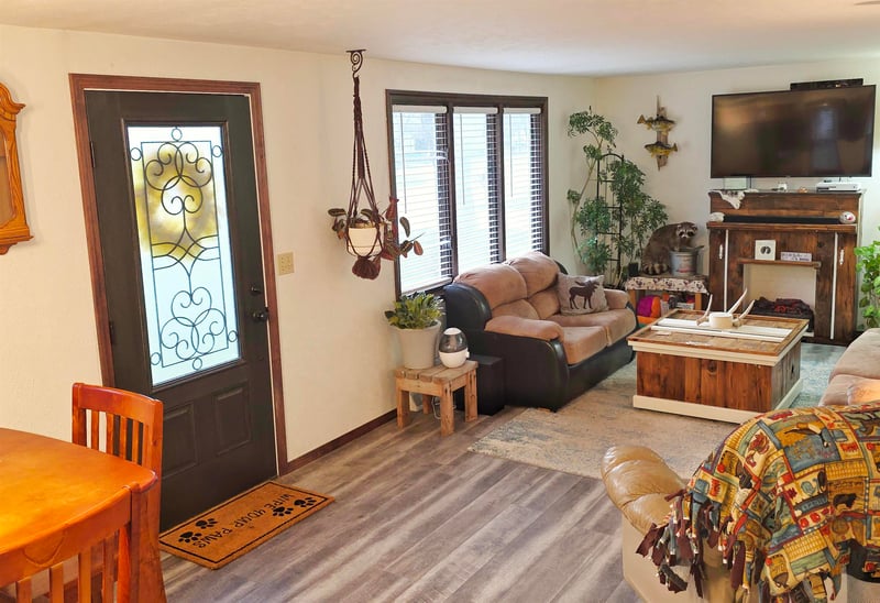 1225 Delray Dr, Green Bay, WI 54304-1446