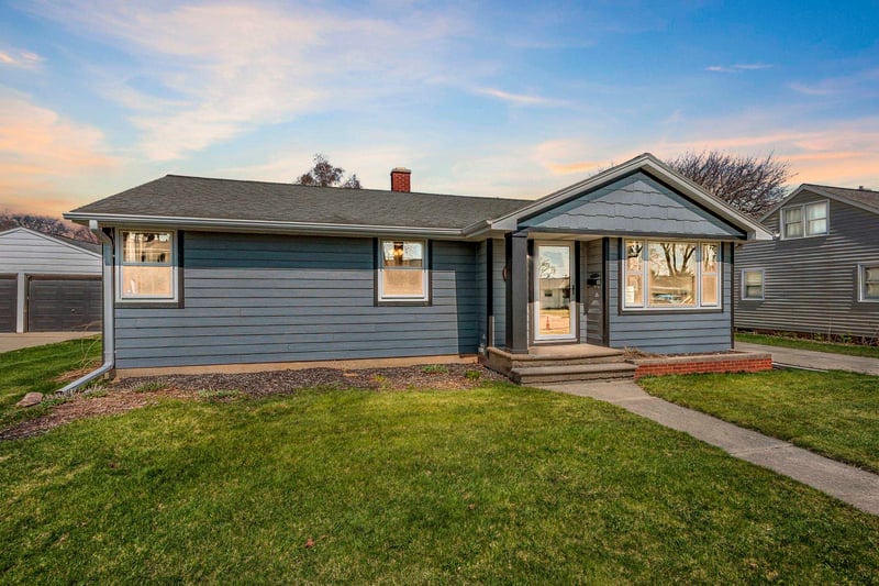 1204 Thorndale St, Green Bay, WI 54304