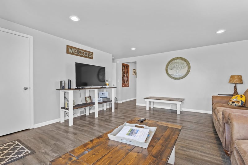 1204 Thorndale St, Green Bay, WI 54304