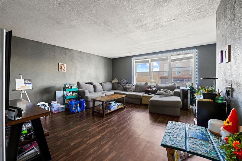 708 Oregon St, Oshkosh, WI 54901