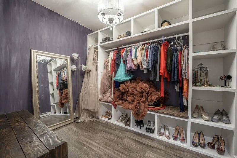 708 Oregon St, Oshkosh, WI 54901