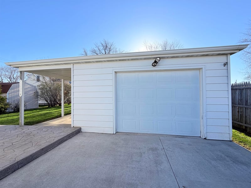 855 Appleton St, Menasha, WI 54956