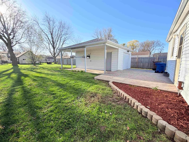 855 Appleton St, Menasha, WI 54956