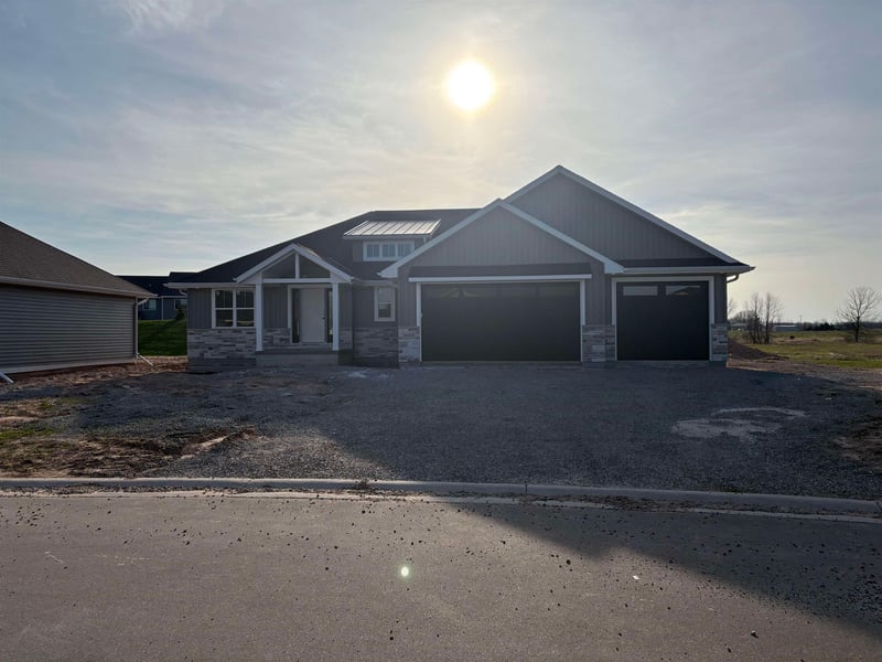 1445 Divinity Dr, De Pere, WI 54115