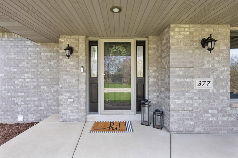 377 Riverwood Ln, Green Bay, WI 54313