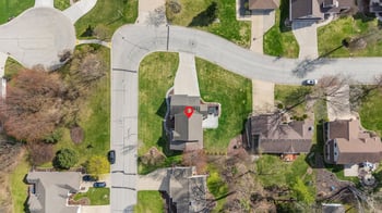 377 Riverwood Ln, Green Bay, WI 54313