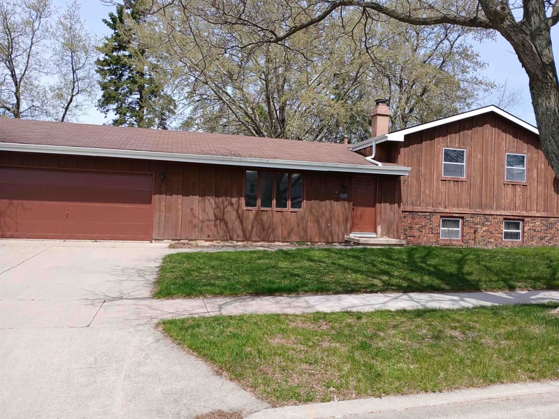 1220 Roeland Ave, Appleton, WI 54915