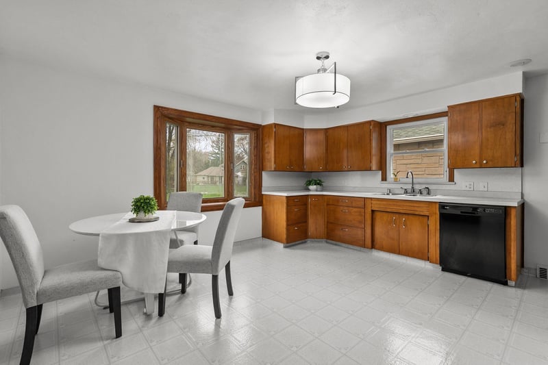 319 Spruce St, Appleton, WI 54914