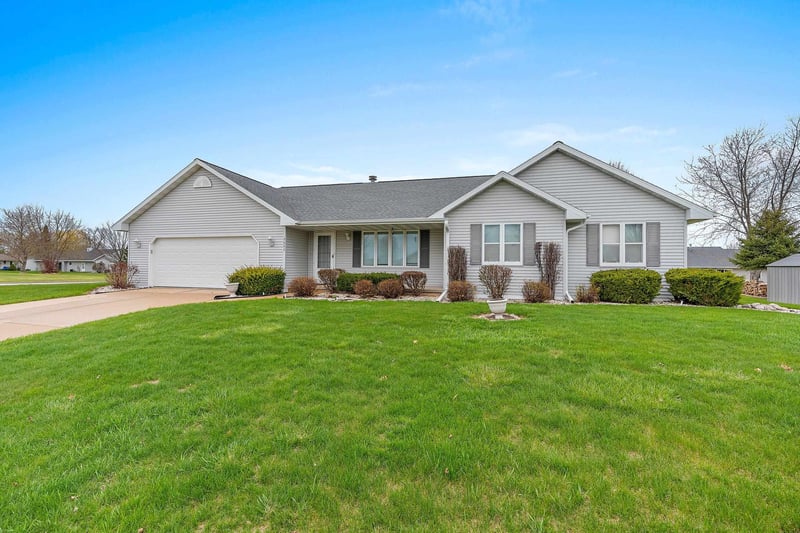 2682 Altair St, Green Bay, WI 54311-8220