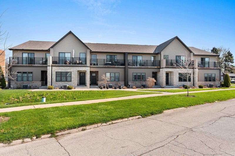 755 William St #4, De Pere, WI 54115