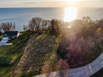 N2321 Lakewood Ln, Chilton, WI 53014