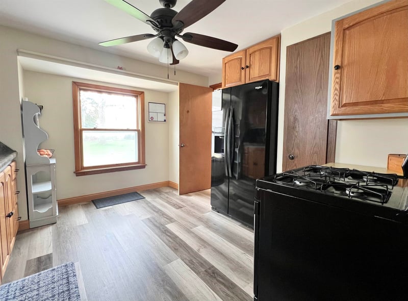 899 Waverly Pl, Green Bay, WI 54304-3669