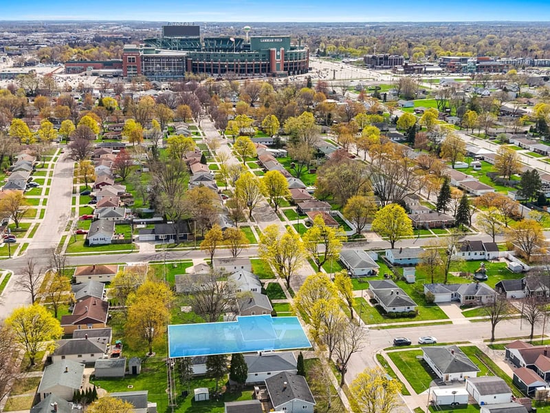 1419 Spence St, Green Bay, WI 54303-3241