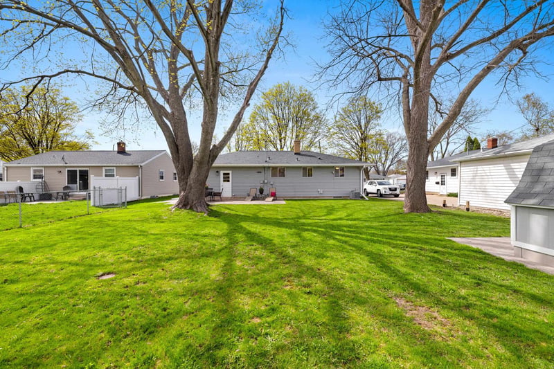 1419 Spence St, Green Bay, WI 54303-3241