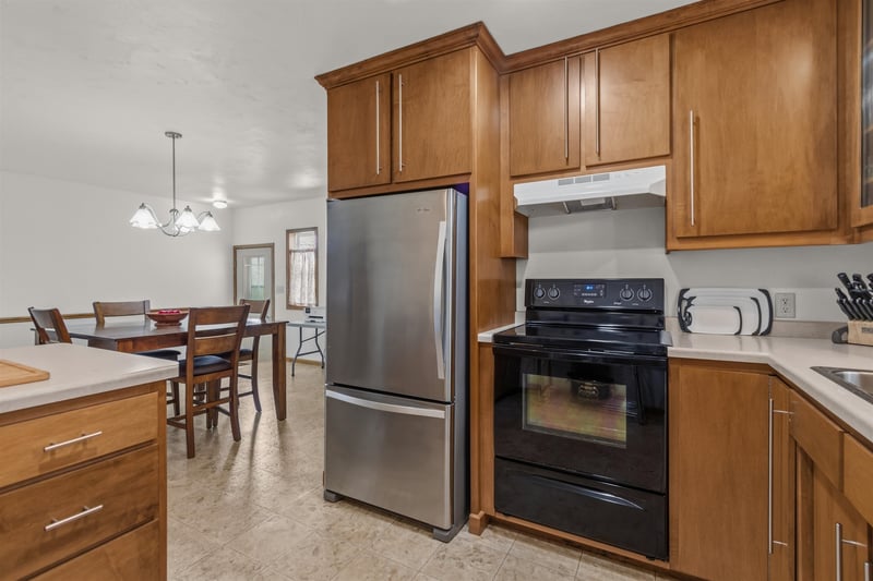 1160 Harold Dr, Menasha, WI 54952