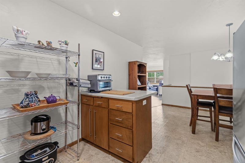 1160 Harold Dr, Menasha, WI 54952